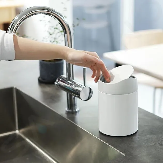 פח שולחני לבן 1.5 ל' 13