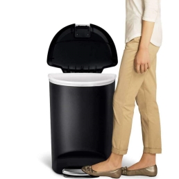 פח פלסטיק דוושה חצי עגול שחור 50 ל'